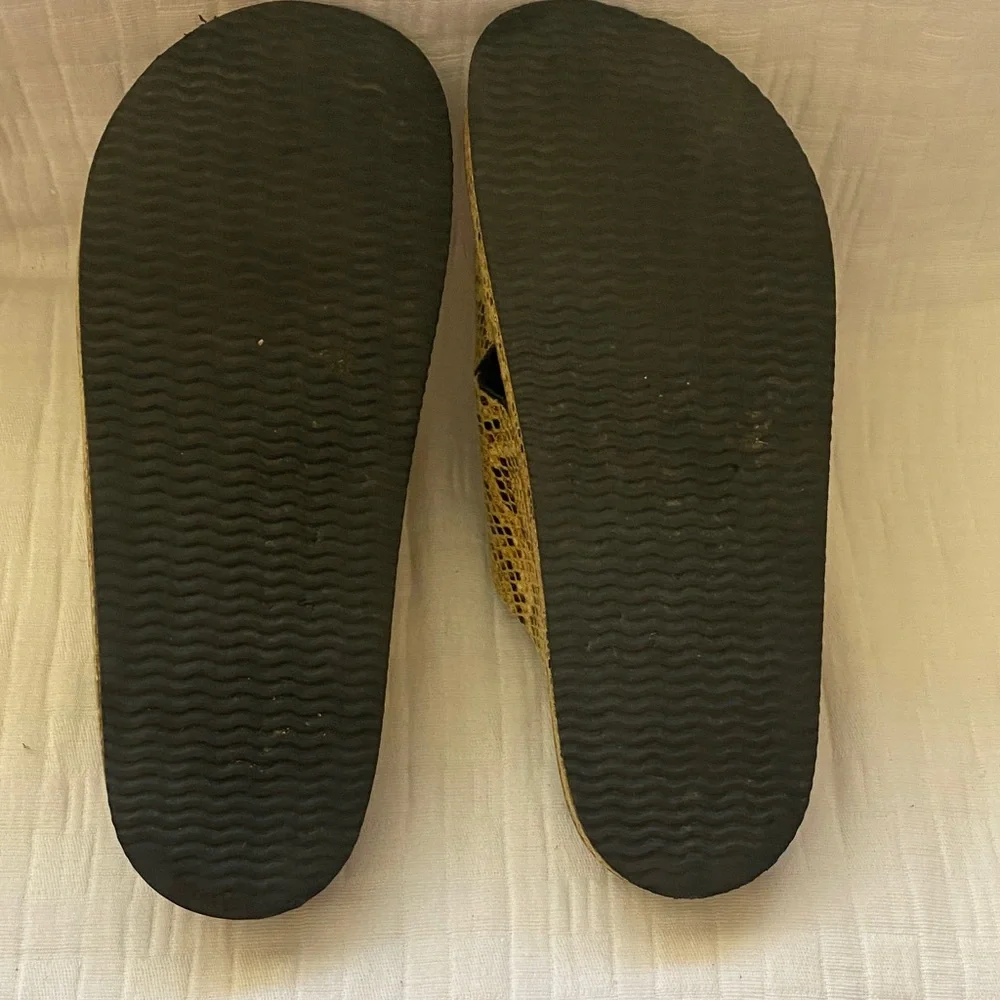 Free People crossover slide